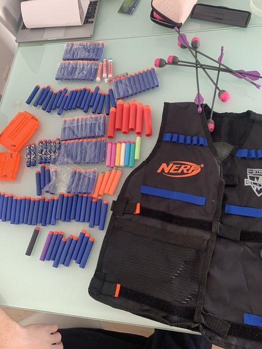 Nerf + balas + colete