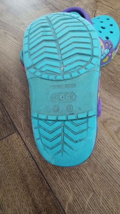 Crocs c9 motylki