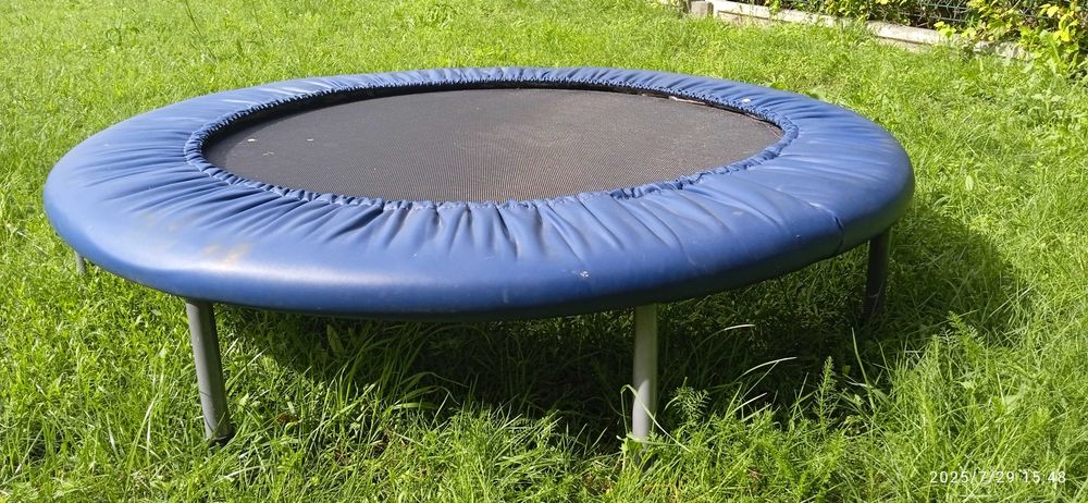 trampolina mała so pokoju i na zewnątrz