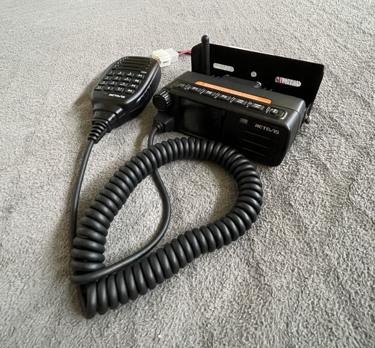 Retevis RT73 przewoźny radiotelefon DMR VHF/UHF
