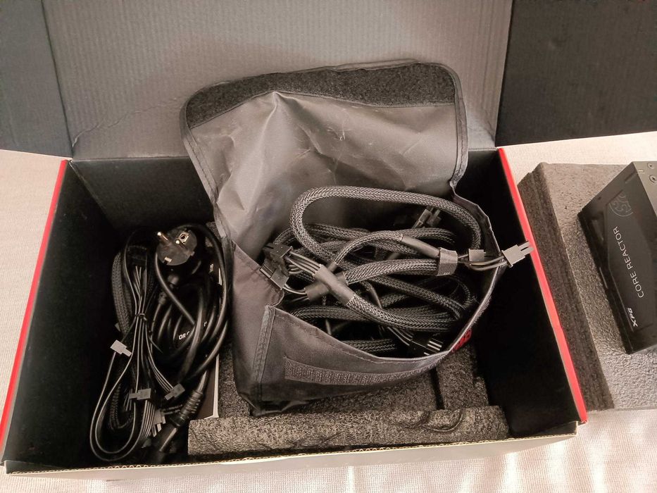 Fonte de Alimentação Adata XPG Core 750W Gold