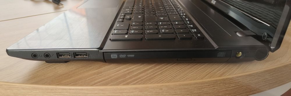 Laptop ACER V3 772G, 17 cali ekran, procesor i7, 32 Gb RAMu, SSD