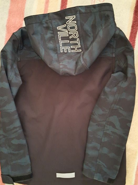 Куртка деми 146р