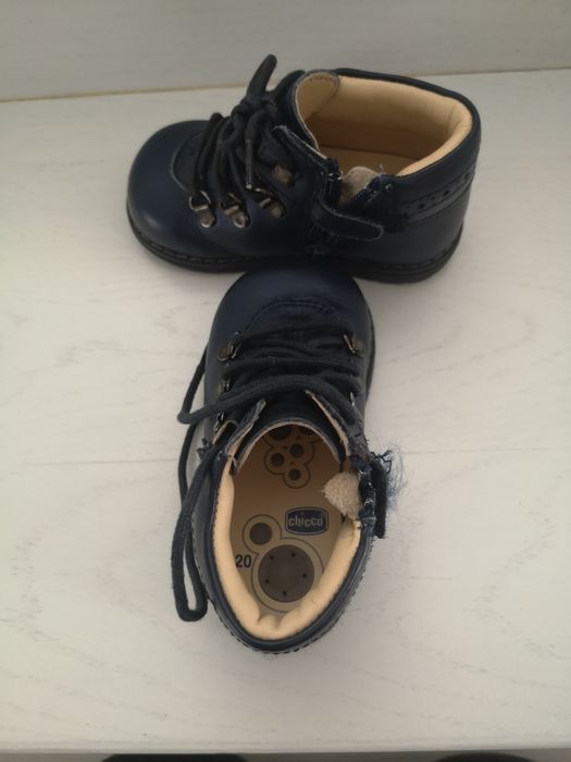 Botas/sapatilhas menina Chico 10€
