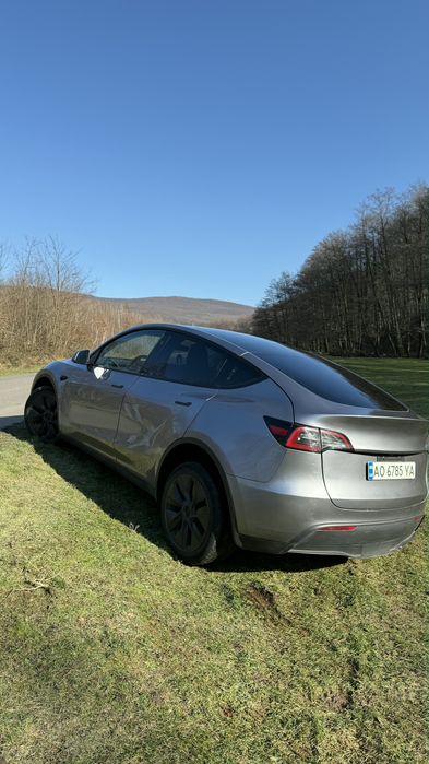 Tesla Model У 2024