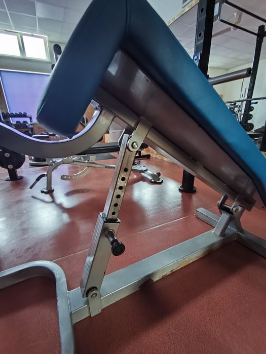 Banco de Abdominais Profissional Declinado / Sit-Up Bench – Estrutura