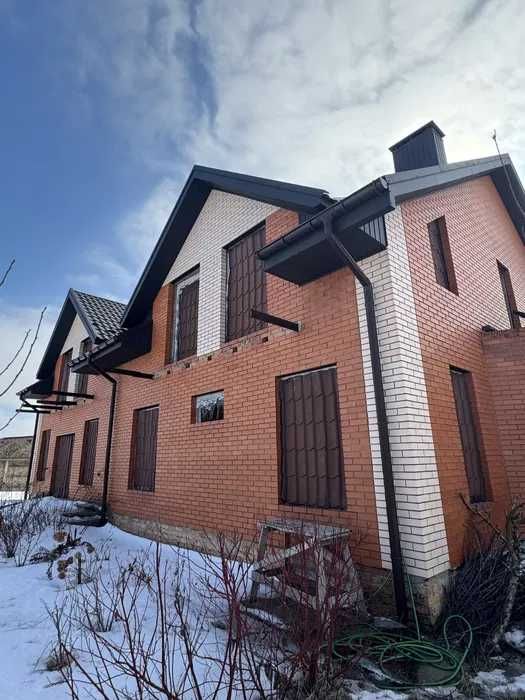 Продаж будинок 240 м² Мартусівка 12 соток цегла