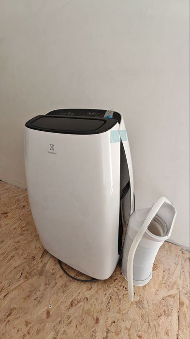 Кондиціонер мобільний Electrolux EACM-13 HR/N3