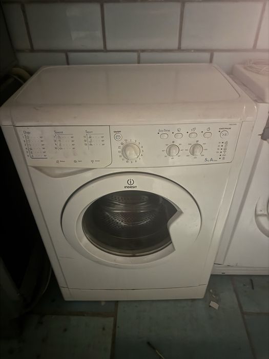 Indesit пральна машина
