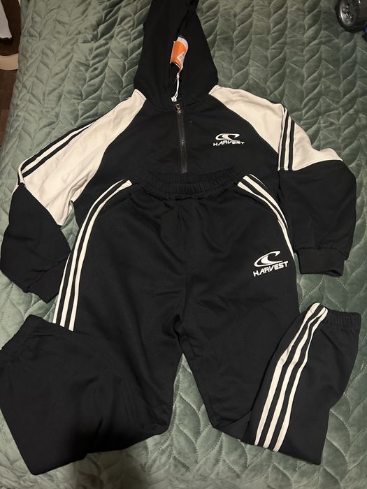 Спортивный костюм для девочки