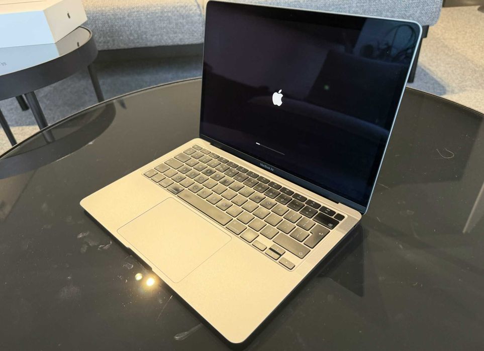 MacBook Air 13.3” M1 – 16GB RAM / 256GB – Space Gray (2020
