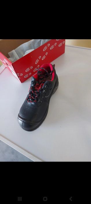 Sapatos de trabalho.