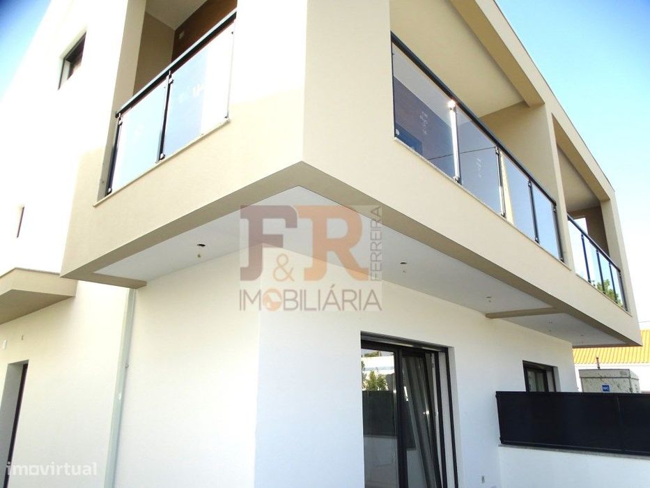 Moradias T3 com Garagem. Quinta do Conde