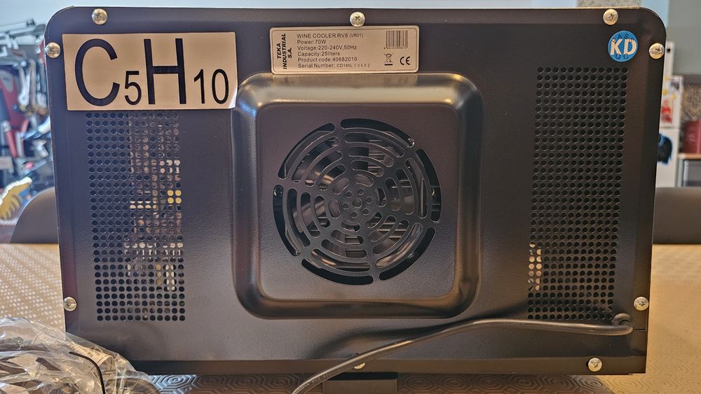 Garrafeira/vinoteca Teka RV 8 [NOVA]