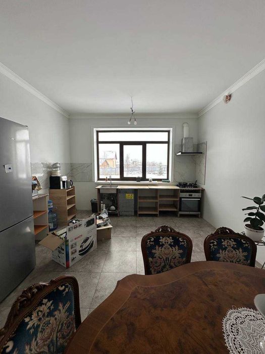 Продам сказочный домик на лужайке в селе Богдановка (Броварской р-н)