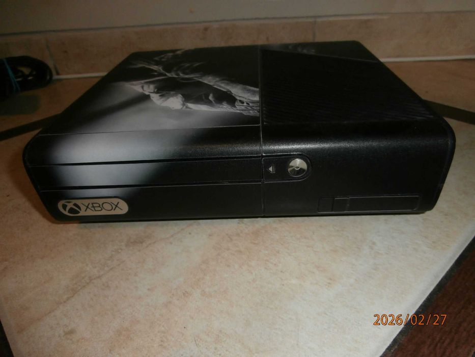 Konsola Xbox 360 E 250G + okablowanie + pad + 5 gier Cena Ostateczna
