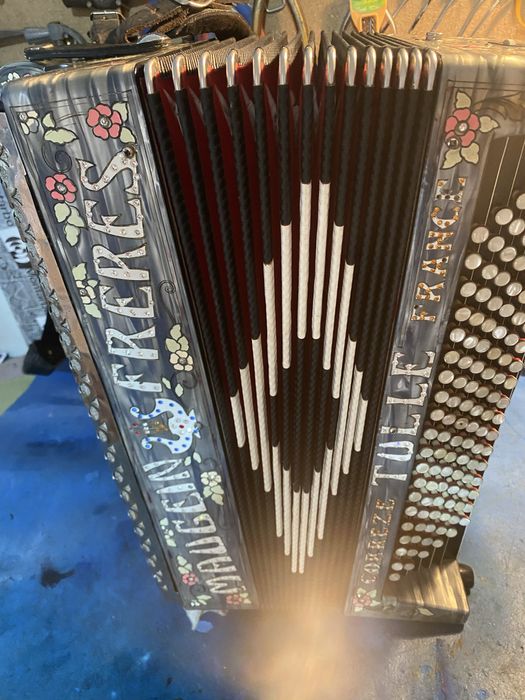 Acordeon Maugein Freres
