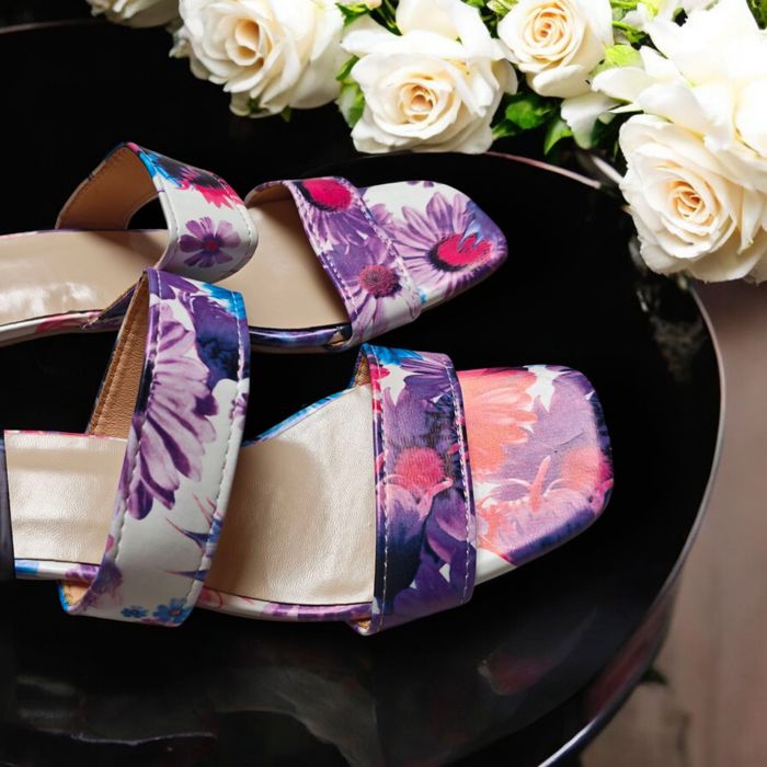 Nowe klapki damskie w kwiaty na przezroczystym obcasie efektowne wygod