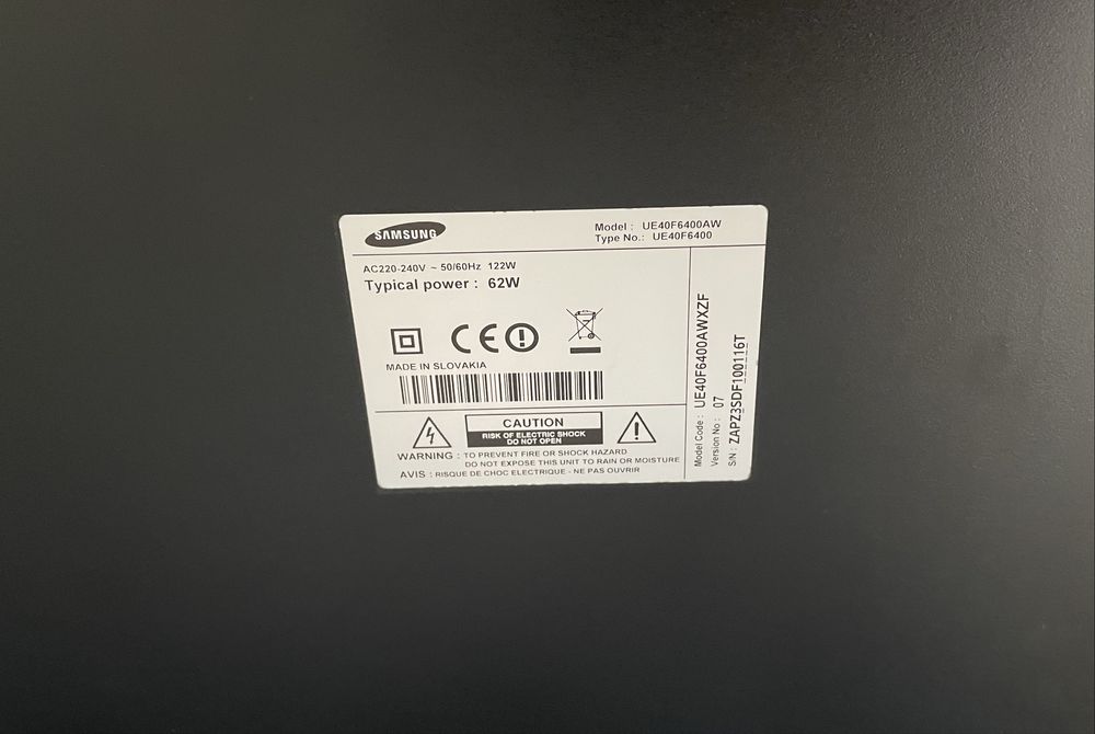 TV Samsung Smart TV 40” UE46F5400AW Avariada - Para Peças/Reparação