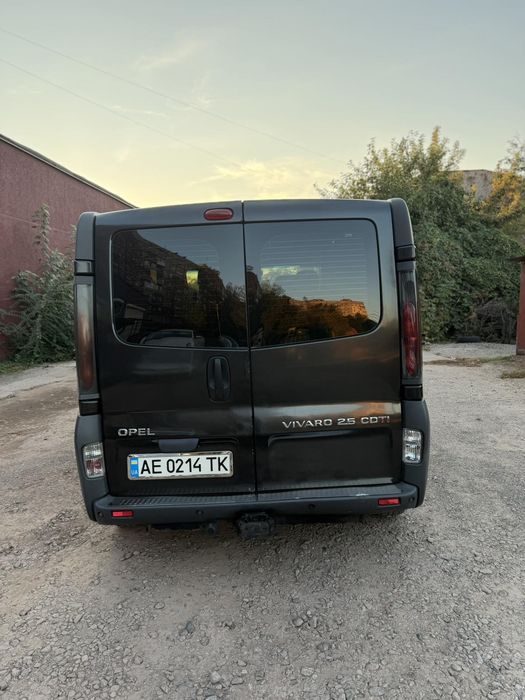 Продам Opel Vivaro 2.5