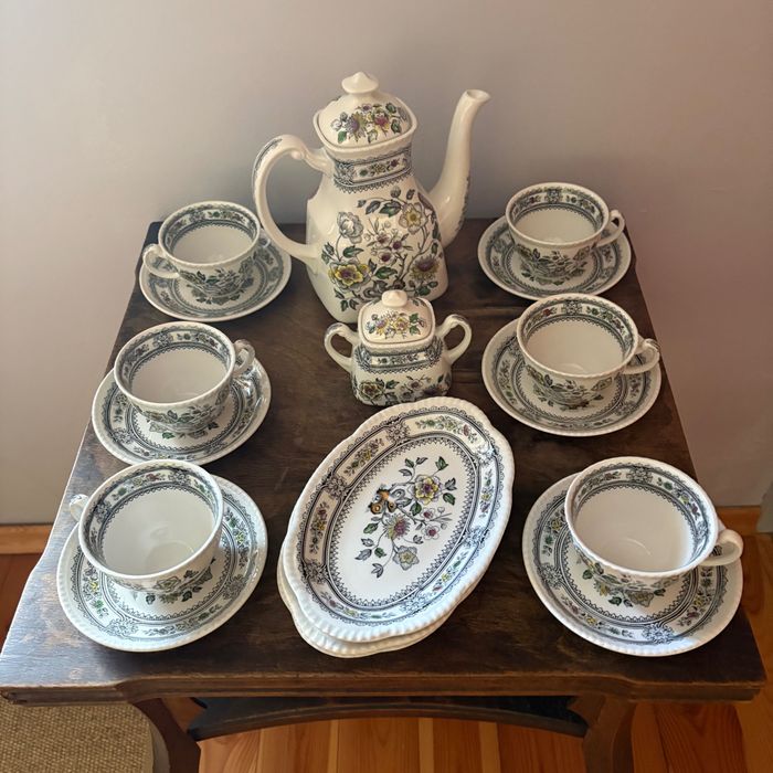 Zestaw dla 6 osób angielska porcelana Dorset sygnowana