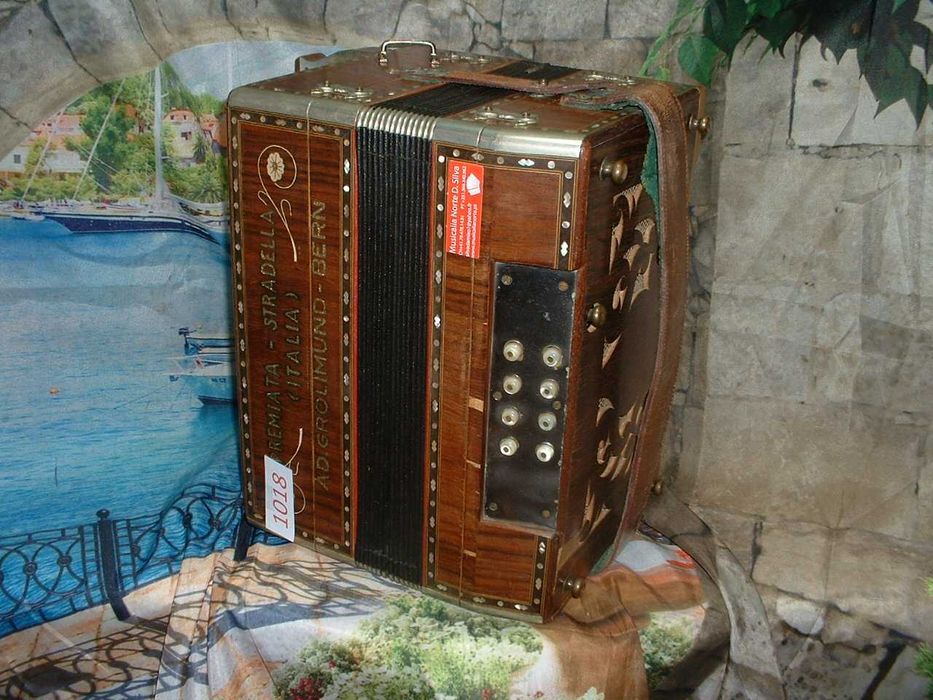 Concertina para venda N, 1018