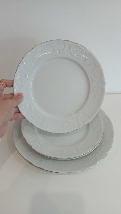 Ceramic Plates with Gold Rim | Floral Relief Motif