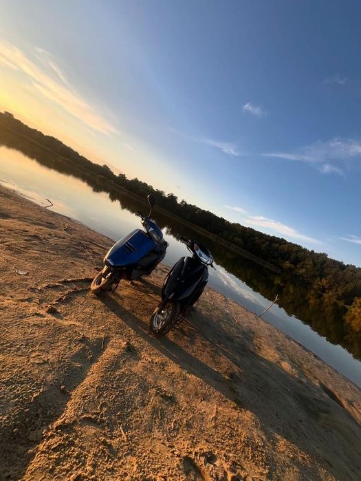 Скутер японець на ходу