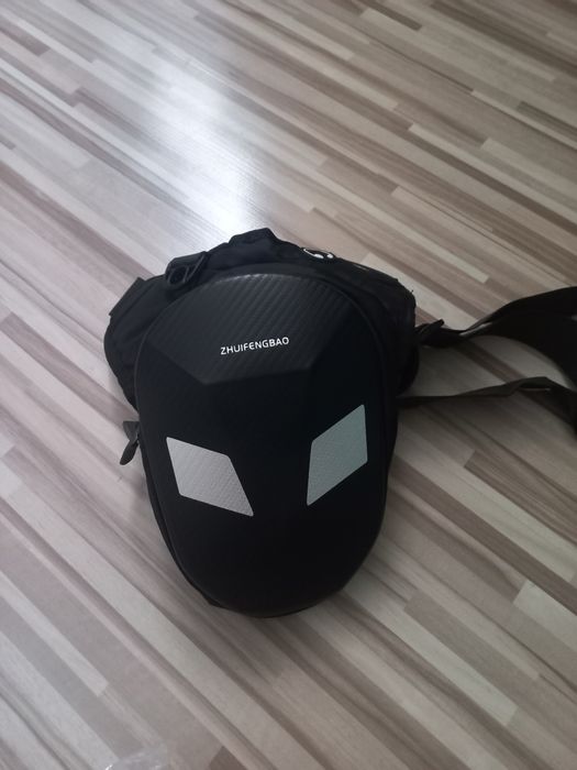 Сумка на бедро для мото