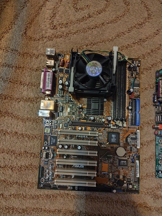 Motherboards ASUS e HP