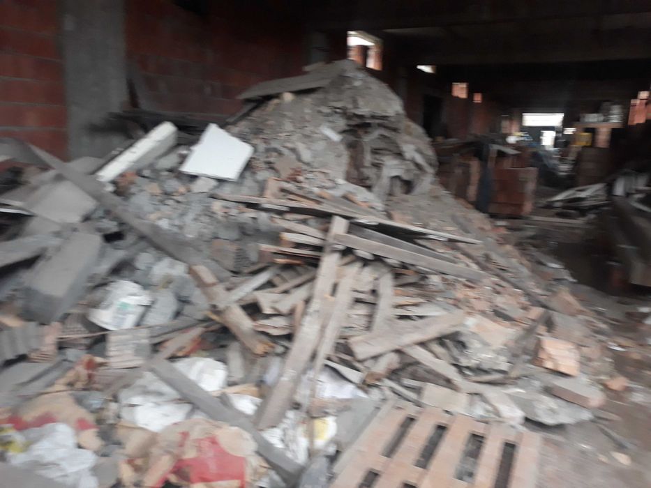 OPRÓŻNIANIE MIESZKAŃ wywóz mebli likwidacja mieszkań Sprzątanie piwnic