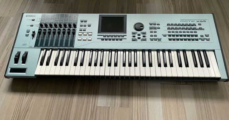 Yamaha Motif XS6 + CASE