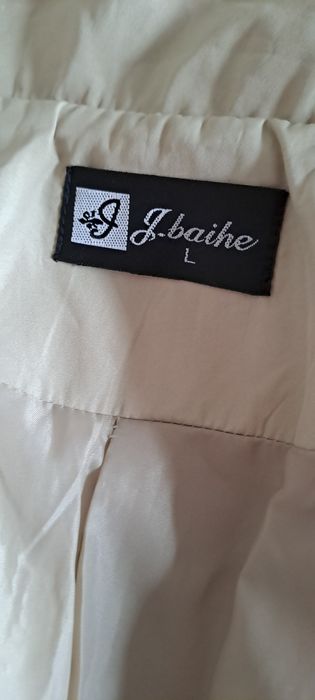 Gabardine beje, com capuz destacável,  Tam L, Nova