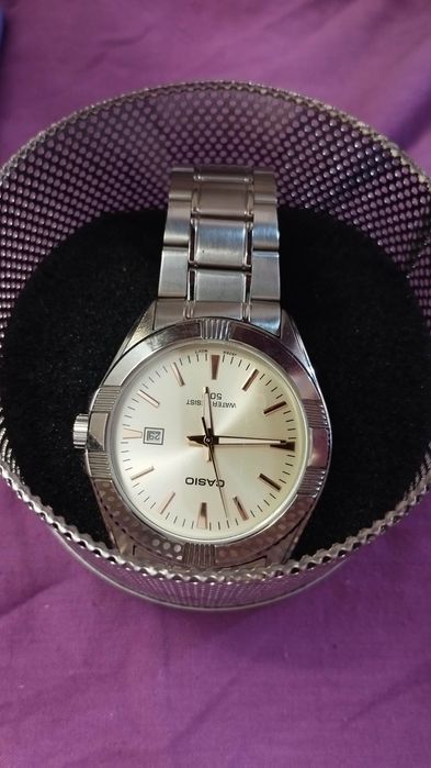 Zegarek CASIO (używany,stan bardzo dobry)