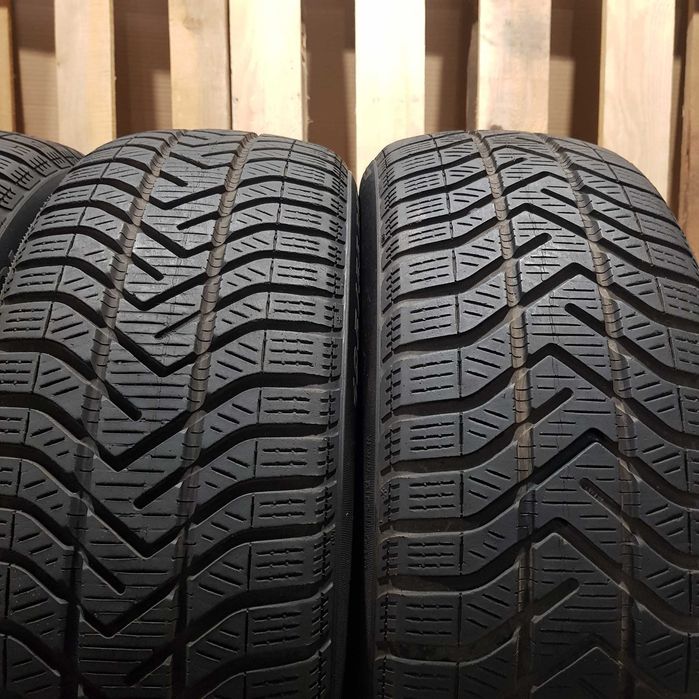 Pirelli  195/55/17 Шини Зимові (4шт) з Європи б/в Р17