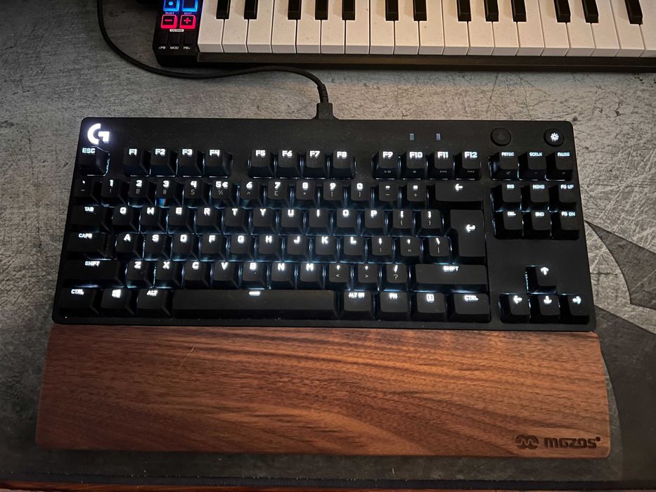 Klawiatura Logitech G PRO Clicky + podkładka pod nadgarstek