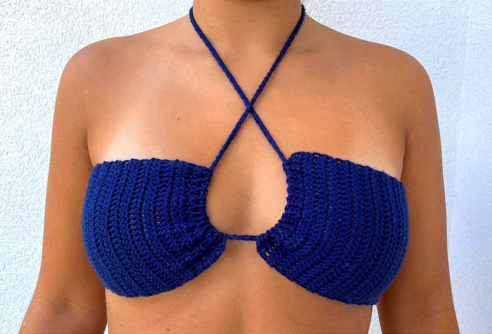 Top em crochet feito à mão