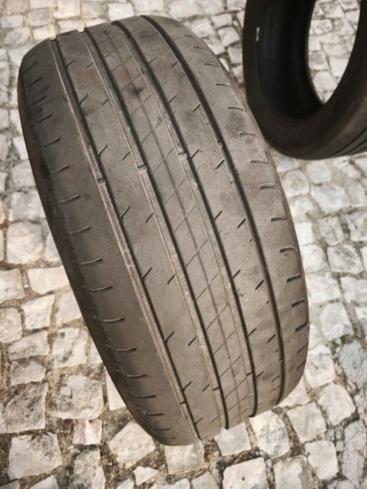 Pneus Goodyear 235-55-18