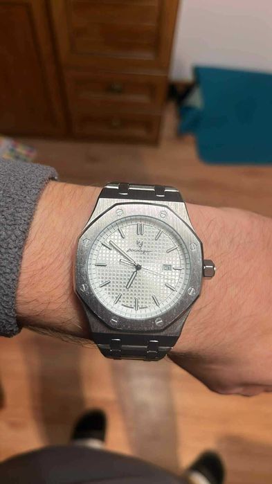 Piękny zegarek kwarcowy – stal nierdzewna,  styl wzorowany na AP