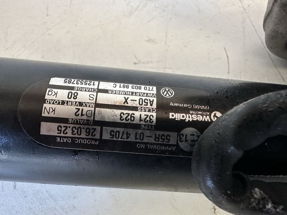 Hak holowniczy  Volkswagen T7  7T0.803.881 C .