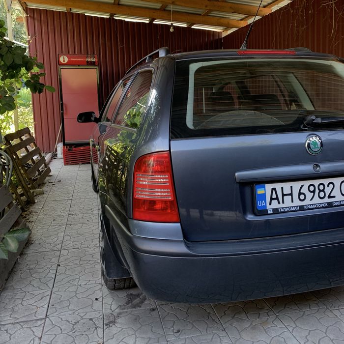 Scoda Octavia Tour A4 в отличном состоянии