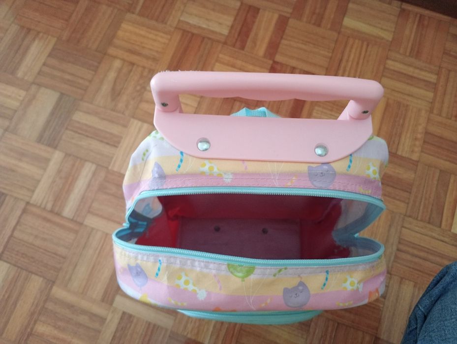 Mochila escolar com rodinhas