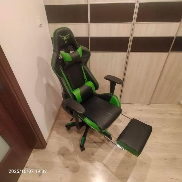 Sprzedam fotel gamingowy