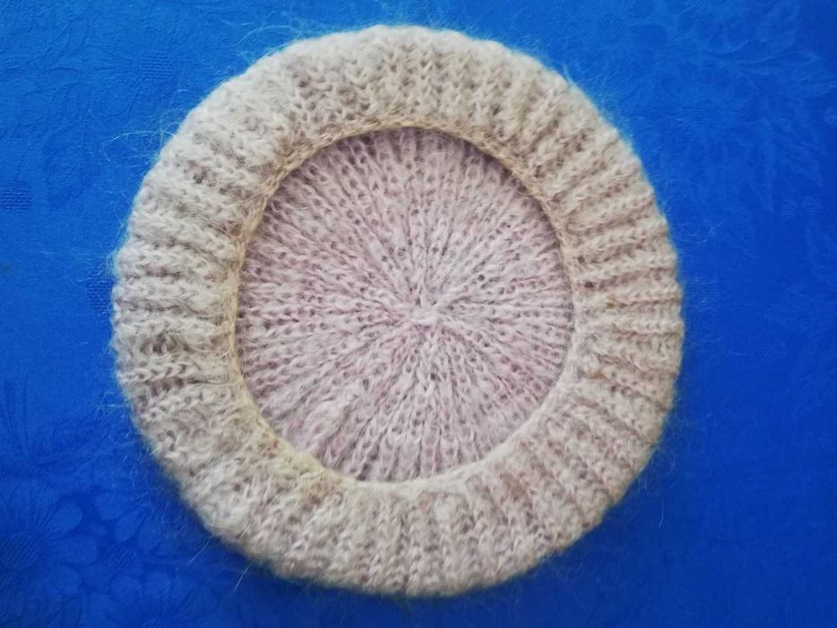 Fioletowy beret damski, czapka