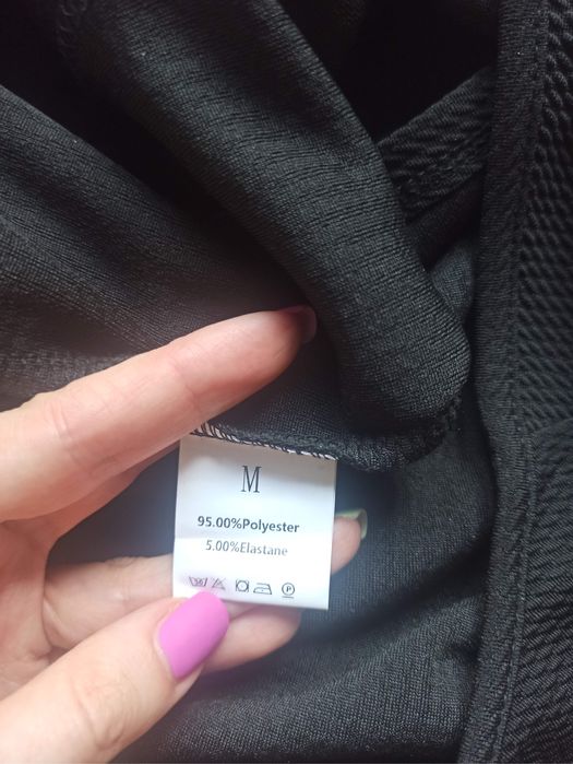 Nowy czarny crop top