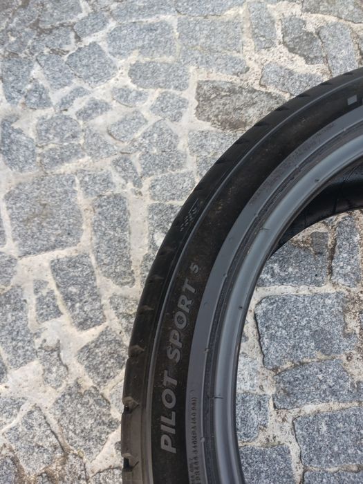 Vendo pneus semi-novos 235/40/19 Michelin