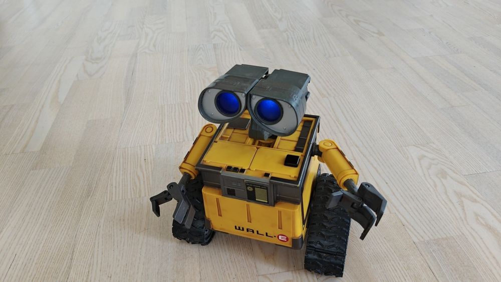 Робот walle disney pixar з пультом