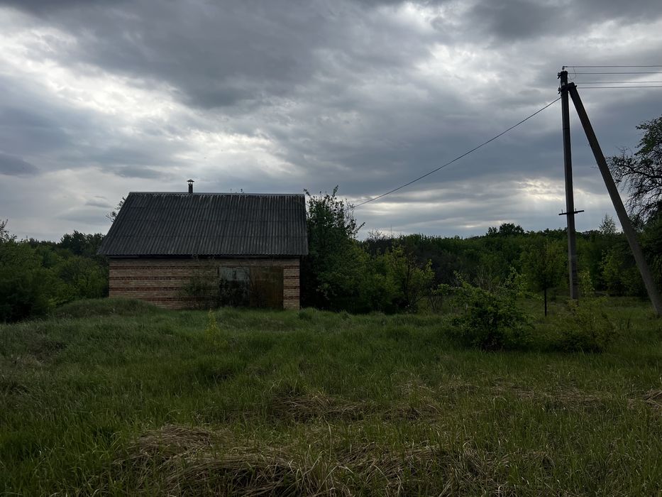 Продам будинок з земельною ділянкою 25 соток