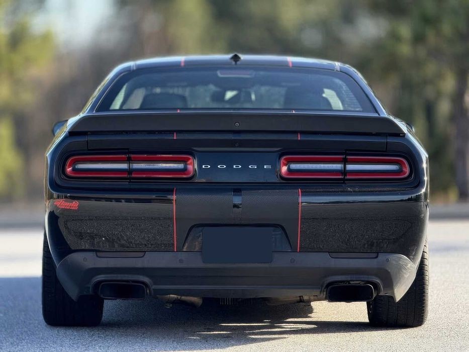 Dodge Challenger SRT Hellcat      2016