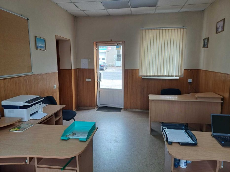 Сдам в центре г. Мерефа ул. Днепровская, р-н АТБ, часть  помещения.